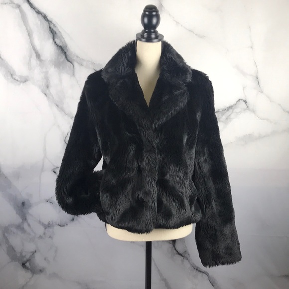 LOFT Jackets & Blazers - 🦋LOFT🦋 black faux fur cropped coat